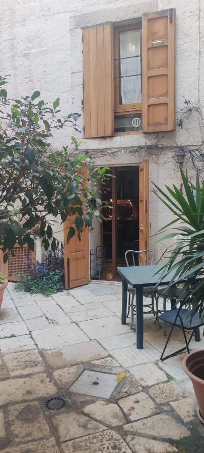 Traditional Apartment In Old City باري المظهر الخارجي الصورة